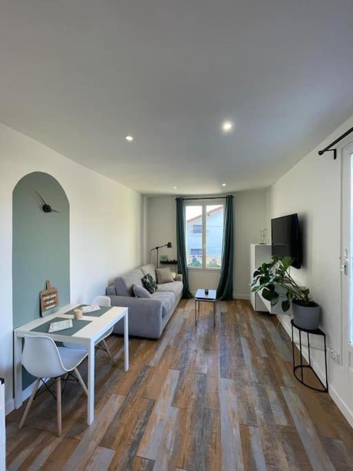 Charmant Studio Tout Equipe Aux Portes De Paris Bagnolet Esterno foto