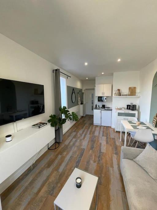 Charmant Studio Tout Equipe Aux Portes De Paris Bagnolet Esterno foto